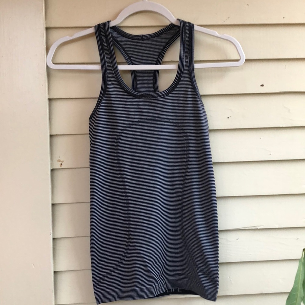 Classic lululemon tank top (black and white)